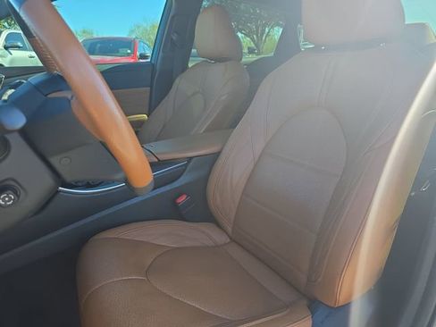 Certified 2019 Toyota Avalon Limited image 14