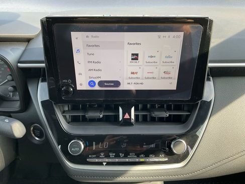 Used 2024 Toyota Corolla SE image 19