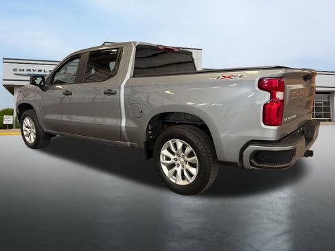 Used 2023 Chevrolet Silverado 1500 Custom image 3