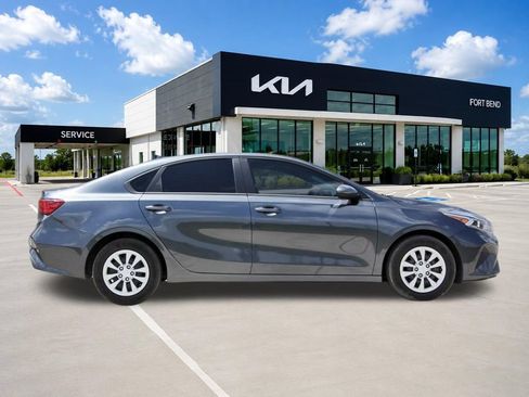 Used 2023 Kia Forte LX FWD image 4