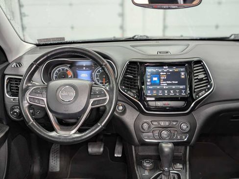 Used 2019 Jeep Cherokee Limited image 5