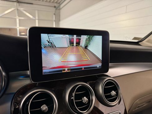 Used 2018 Mercedes-Benz GLC 300 4MATIC image 24