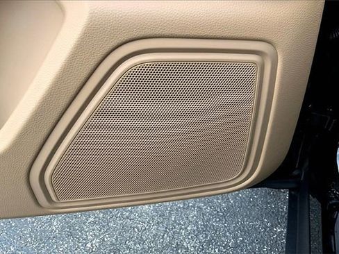 Certified 2026 Porsche Macan image 33