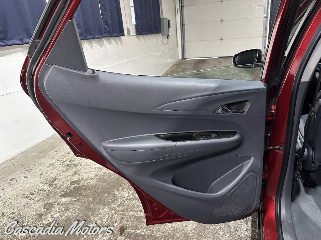Used 2020 Chevrolet Bolt Premier w/ Infotainment Package FWD image 22