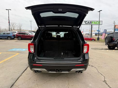 Used 2020 Ford Explorer Platinum w/ Premium Technology Package image 13