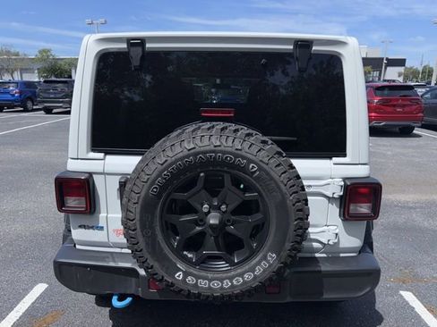 Used 2023 Jeep Wrangler Unlimited w/ Convenience Group image 5