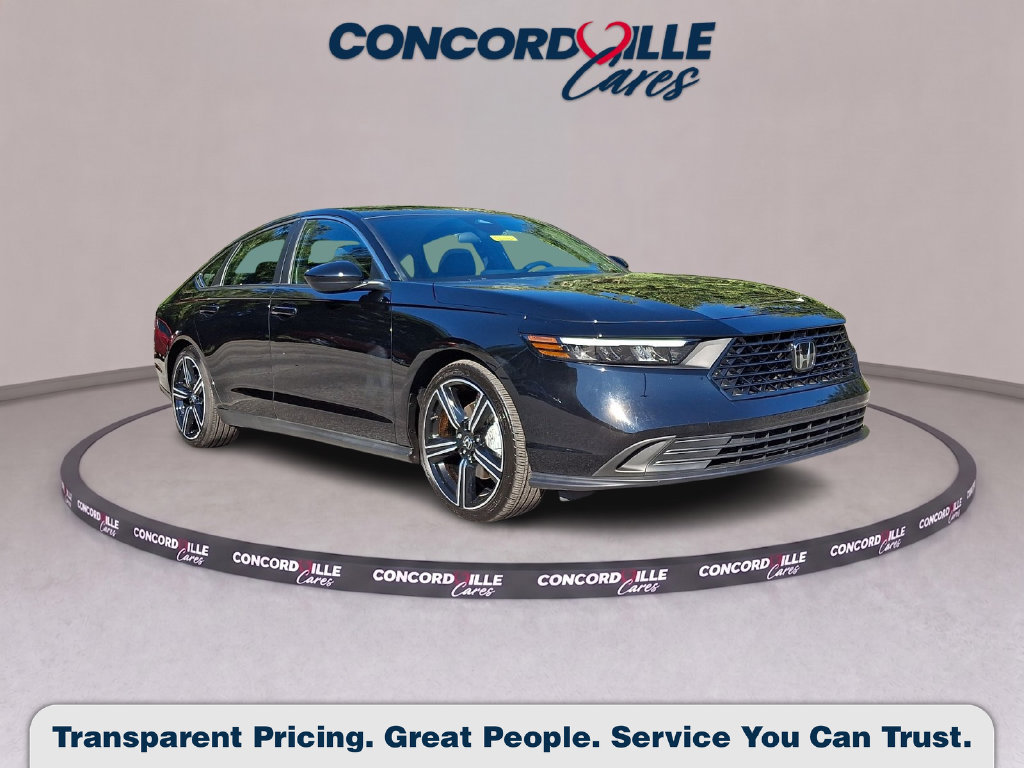 Used 2025 Honda Accord Sport image 1