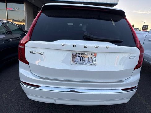 Used 2023 Volvo XC90 T8 Ultimate w/ Lounge Package AWD/4WD image 4