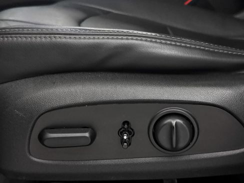 Used 2019 Buick Enclave Avenir w/ Avenir Technology Package FWD image 27