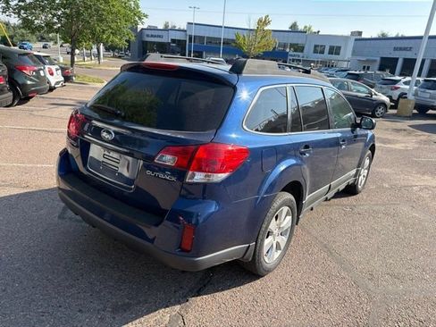 Used 2011 Subaru Outback 2.5i Premium AWD/4WD image 5