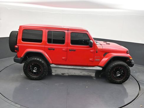 Used 2018 Jeep Wrangler Unlimited Sahara w/ LED Lighting Group AWD/4WD image 20