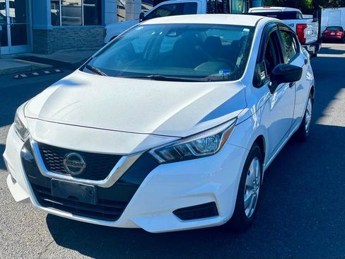Used 2021 Nissan Versa S FWD image 2