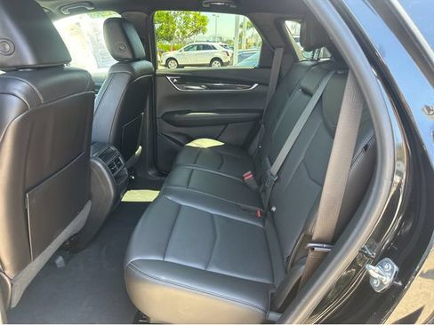 Certified 2022 Cadillac XT5 Premium Luxury FWD image 18