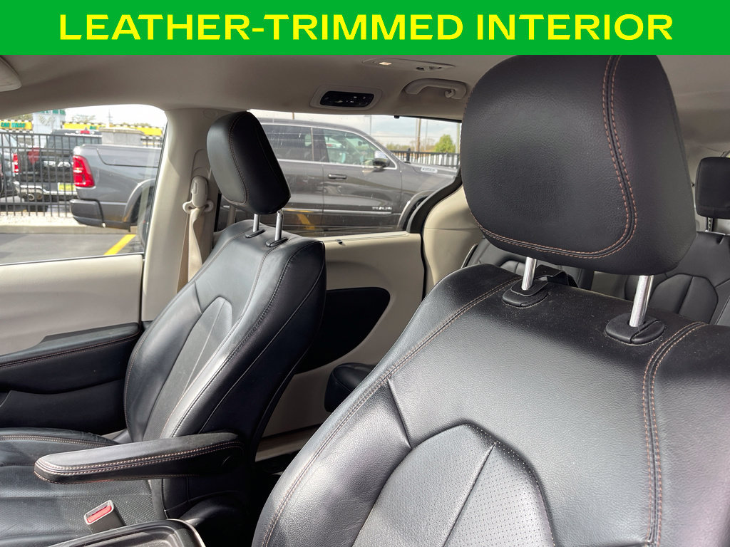 Used 2019 Chrysler Pacifica Touring-L FWD image 12