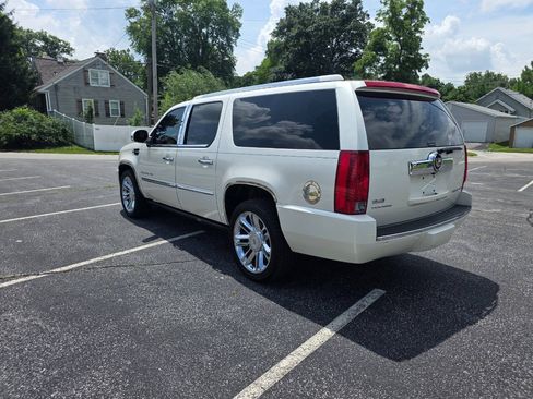 Used 2010 Cadillac Escalade ESV Platinum AWD/4WD image 4