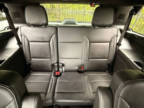 Used 2025 GMC Yukon Denali image 36