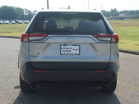 Used 2025 Toyota RAV4 XLE AWD/4WD image 3