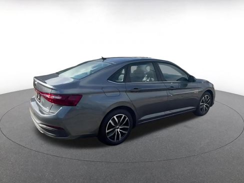 Used 2025 Volkswagen Jetta SE image 13