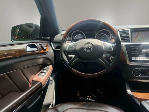 Used 2014 Mercedes-Benz GL 550 4MATIC image 28