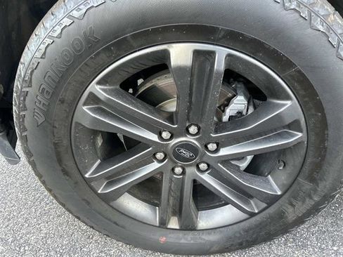 Used 2022 Ford F150 Lariat w/ Equipment Group 502A High image 9