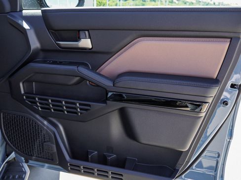New 2026 Toyota 4Runner Limited AWD/4WD image 30
