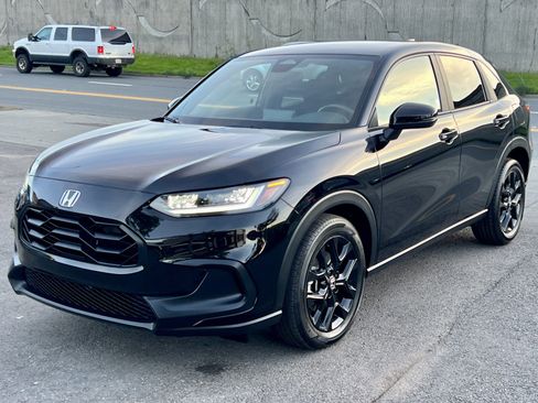 Used 2023 Honda HR-V Sport image 9