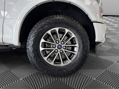 Used 2018 Ford F150 XLT w/ Equipment Group 302A Luxury AWD/4WD image 10