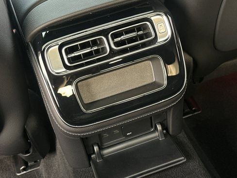 Certified 2022 Mercedes-Benz S 500 4MATIC image 33