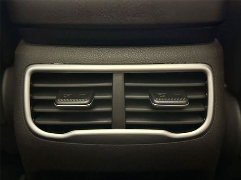 Used 2022 Hyundai Santa Fe SEL Premium AWD/4WD image 36