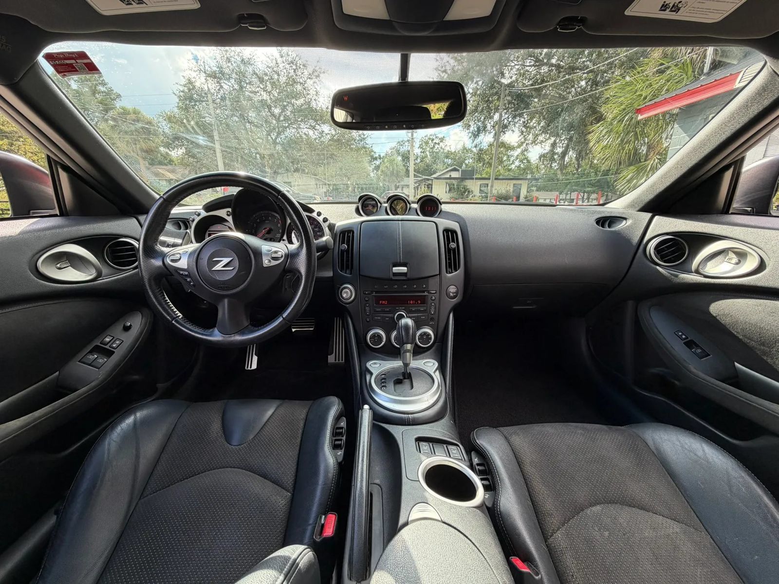 Used 2014 Nissan 370Z Touring w/ Sport Package RWD image 5