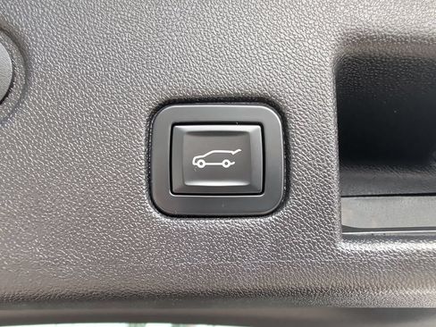 Used 2019 Chevrolet Equinox LT w/ Driver Convenience Package FWD image 19