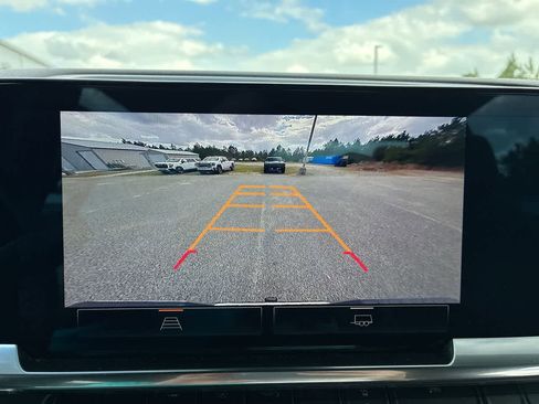 Used 2022 GMC Sierra 1500 SLT image 14