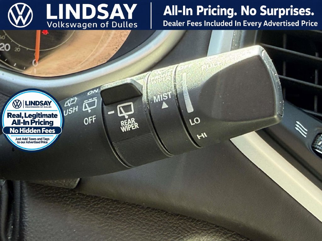 Used 2017 Jeep Cherokee Overland w/ Technology Group FWD image 23
