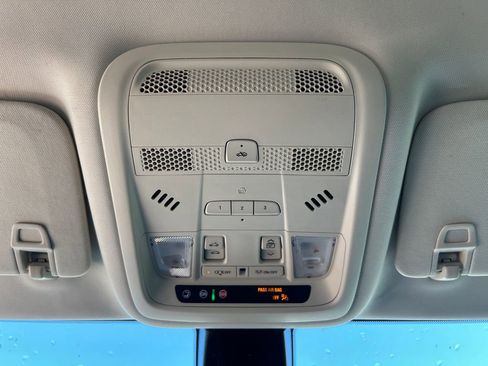 Used 2020 Cadillac XT6 Premium Luxury FWD image 19