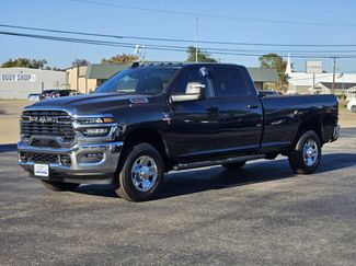 New 2026 RAM 3500 Tradesman AWD/4WD video 3