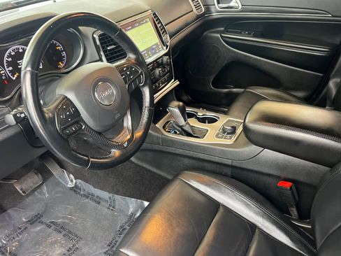 Used 2022 Jeep Grand Cherokee Limited image 11