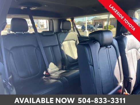 Used 2024 Jeep Wagoneer L Series II image 19