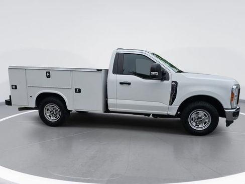Used 2023 Ford F250 XL w/ XL Chrome Package RWD image 4