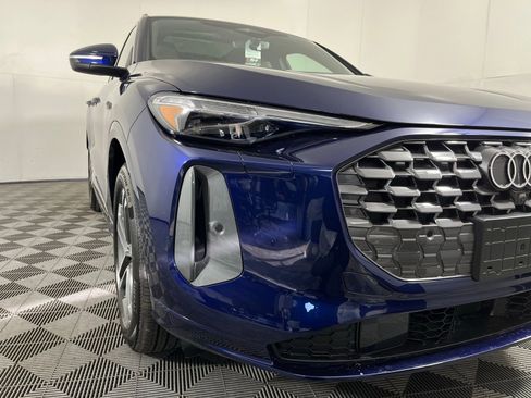 New 2025 Audi Q5 Prestige image 3