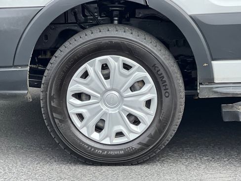Used 2018 Ford Transit 150 XLT image 26