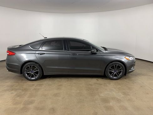 Used 2018 Ford Fusion SE w/ Equipment Group 201A image 7