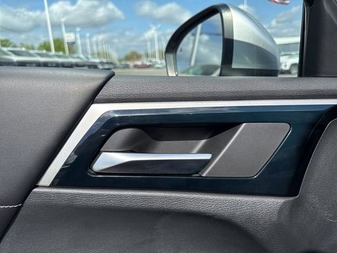 Used 2022 Mitsubishi Outlander SE AWD/4WD image 11