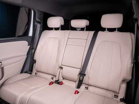 New 2026 Mercedes-Benz GLB 250 4MATIC image 28