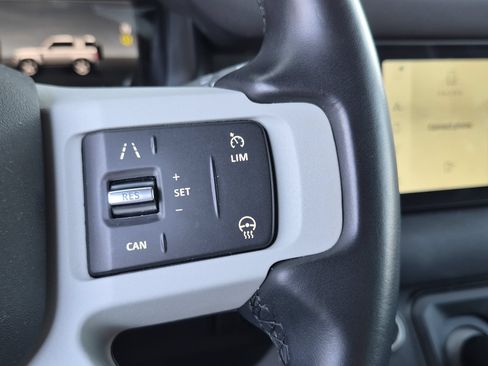 Used 2023 Land Rover Defender 90 SE AWD/4WD image 18