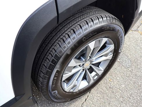 Used 2025 Chevrolet Equinox LT image 38