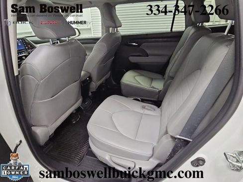 Used 2022 Toyota Highlander XLE FWD image 28
