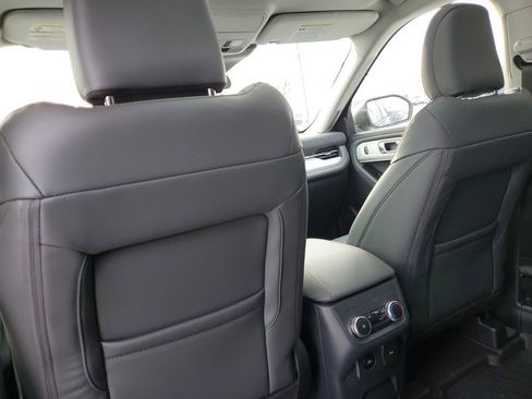 New 2026 Ford Explorer Active w/ Active Comfort Package image 30