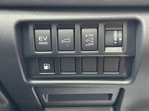 Certified 2025 Subaru Forester Limited image 15