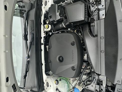 Used 2021 Volvo XC40 T4 Inscription FWD image 28