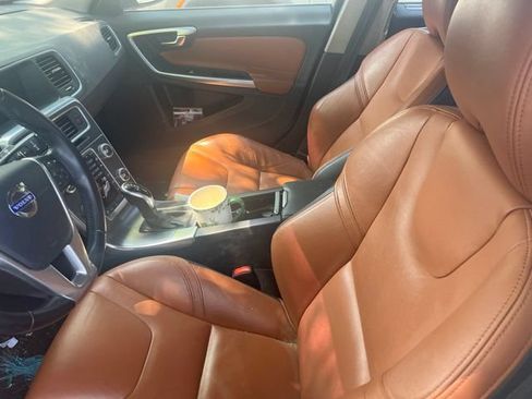 Used 2016 Volvo S60 T5 Premier FWD image 3